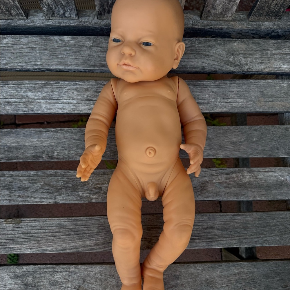 Realistic Baby Doll USA vintage